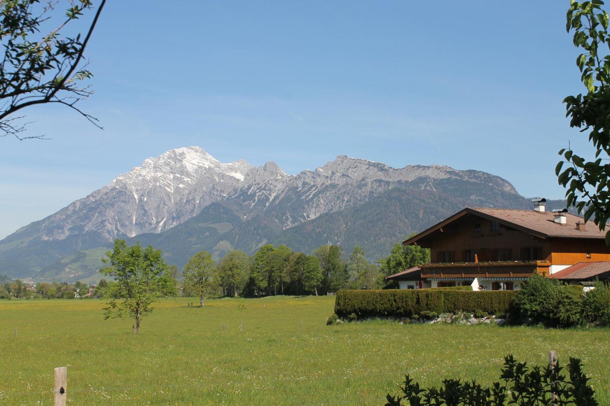 Haus Hartl Hotel Saalfelden Exterior photo