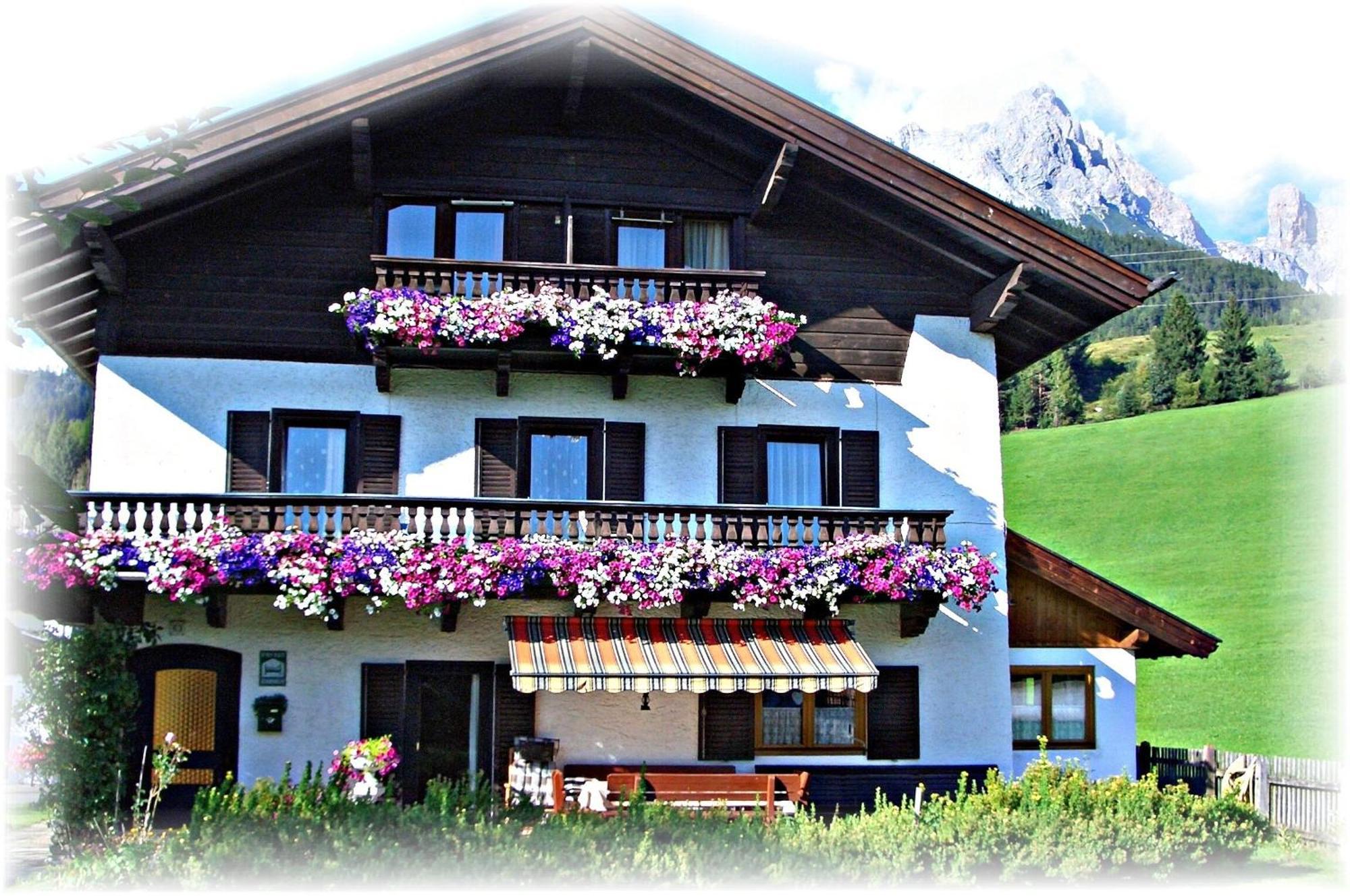 Haus Hartl Hotel Saalfelden Exterior photo